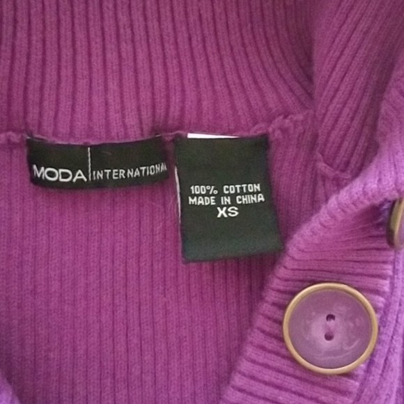 Victoria's Secret Moda International Sweater - Picture 8 of 8